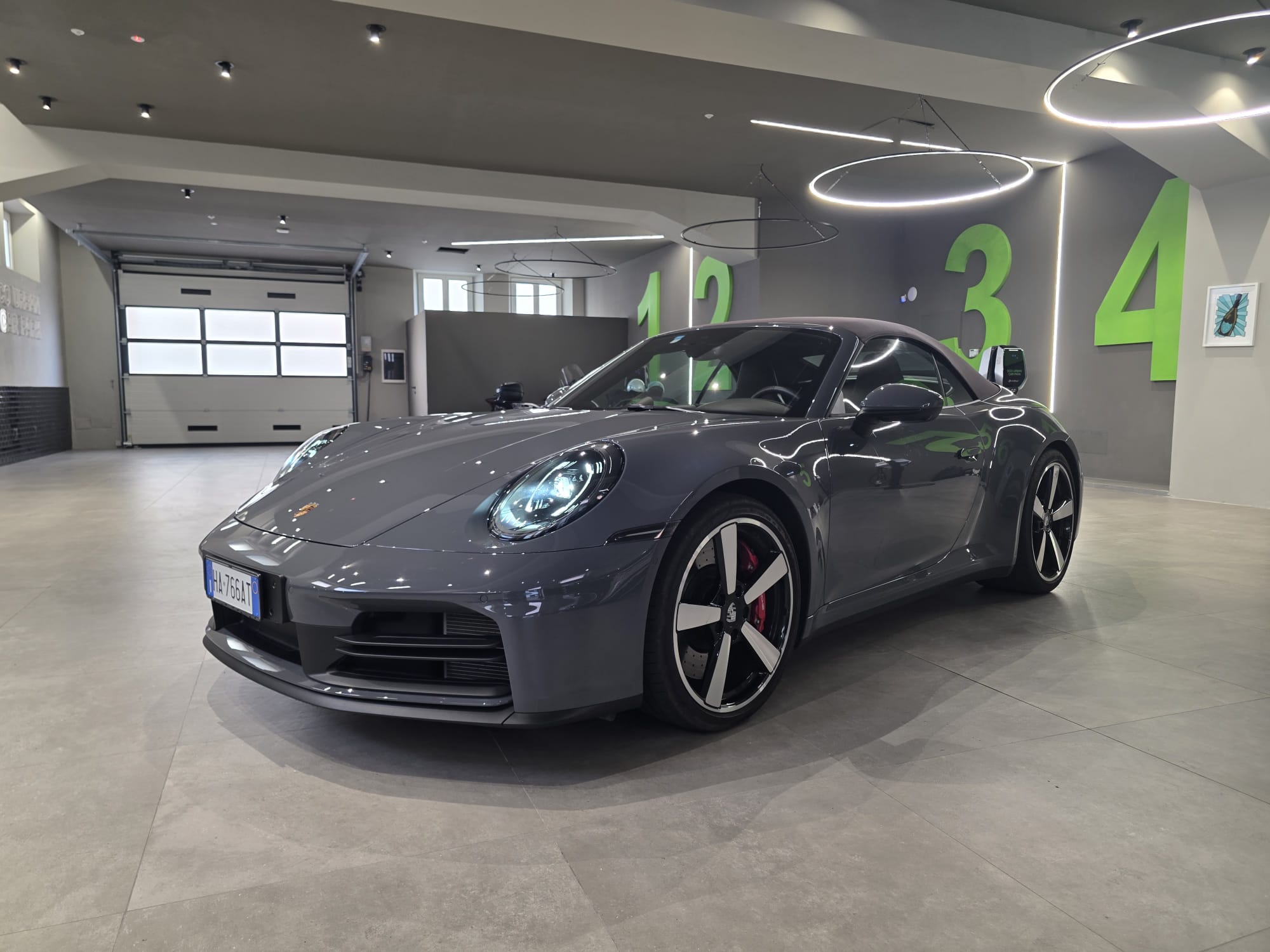 PORSCHE 911